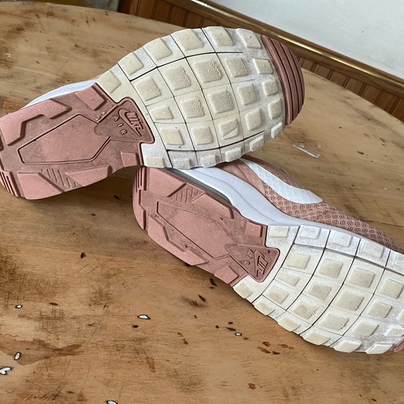 Nike airs - Picture 2 of 2